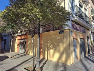 Local comercial en alquiler en El Cabanyal- El Canyamelar en Valencia