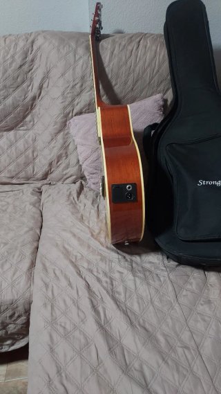 Guitarra Acústica con Funda