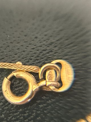 Collar de oro con perla