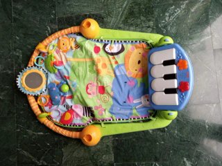 Manta de juego bebé con piano