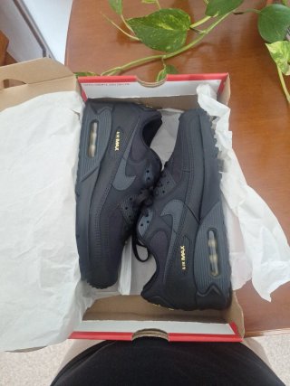 Zapatillas Nike Air Max Negras y Doradas