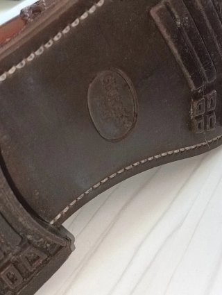Zapatos de cuero marrones