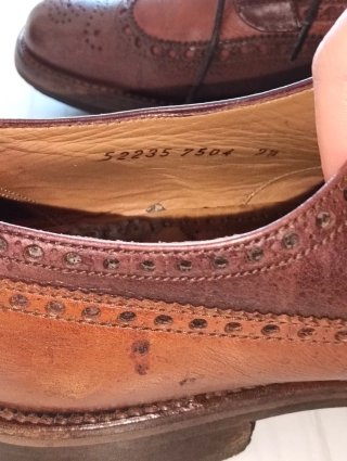Zapatos de cuero marrones