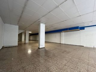 Local comercial en alquiler en La Torrassa en Hospitalet de Llobregat, L´