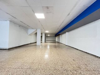 Local comercial en alquiler en La Torrassa en Hospitalet de Llobregat, L´