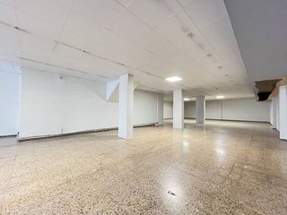 Local comercial en alquiler en La Torrassa en Hospitalet de Llobregat, L´