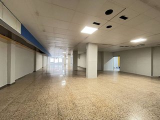 Local comercial en alquiler en La Torrassa en Hospitalet de Llobregat, L´