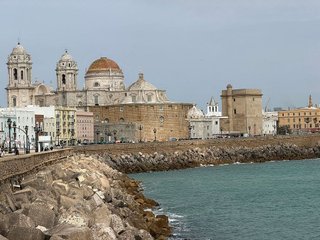 Piso en alquiler en La Caleta - La Viña en Cádiz