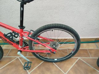 Bicicleta Conor 540 24 Roja en excelente estado