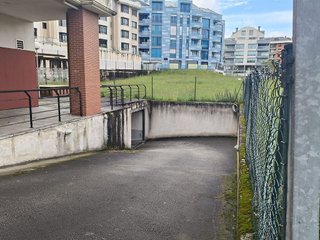 Garaje en alquiler en Valdenoja - La Pereda en Santander