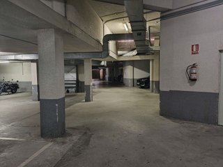 Garaje en alquiler en Valdenoja - La Pereda en Santander