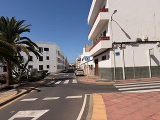 Edificio en venta en Centro - La Vega Alta en Arrecife