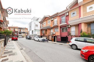 Casa adosada en venta en Maracena