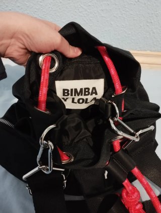 Bolso bombonera BIMBA Y LOLA negro y rojo