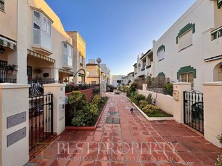 Casa adosada en venta en Chaparil - Torrecilla en Nerja