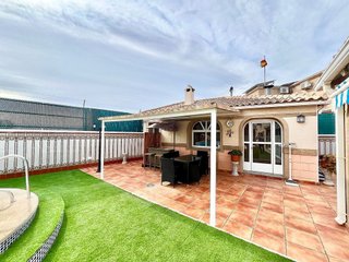 Chalet en venta en La Siesta - El Salado - Torreta en Torrevieja