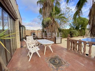 Chalet en venta en Hellín