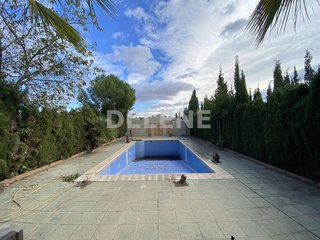 Chalet en venta en Hellín