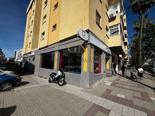 Local comercial en alquiler en Puerto - Plaza de Toros en Estepona