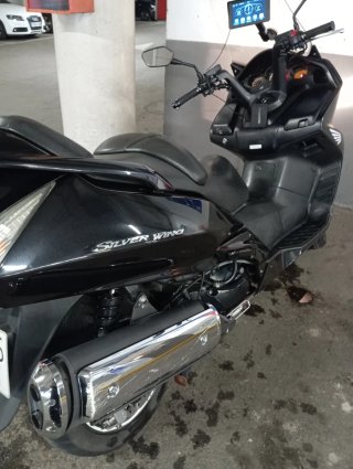Honda Silver Wing 400 Negra