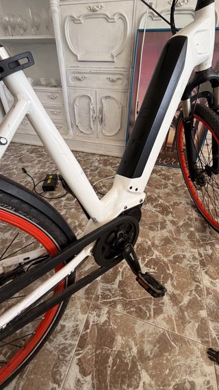 Bicicleta Eléctrica Blanca