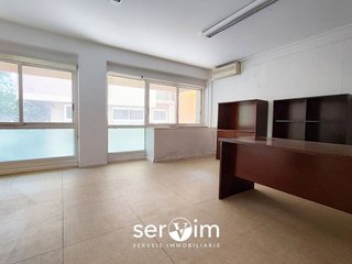 Oficina en venta en Eixample Nord – La Devesa en Girona