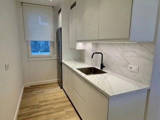 Piso en alquiler en Os Mallos - San Cristóbal en Coruña (A)