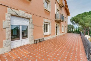 Local comercial en alquiler en Pedralbes en Barcelona