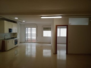 Local comercial en alquiler en Centre en Badalona