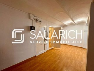 Oficina en venta en Sant Antoni en Barcelona