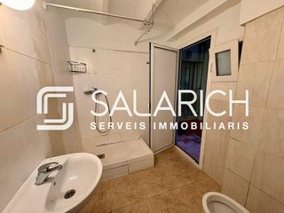 Oficina en venta en Sant Antoni en Barcelona