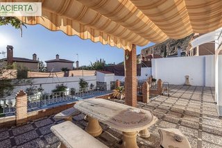 Chalet en venta en Crta. De la Sierra en Granada