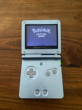 Nintendo Game Boy Advance SP + Pokémon Rubí