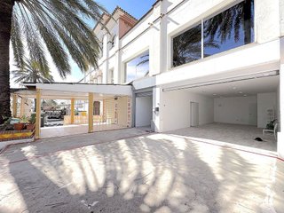 Local comercial en venta en Puerto Marina en Benalmádena