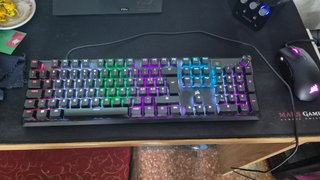 Corsair K70 CORE RGB - tastiera