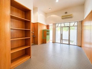 Local comercial en venta en Montigalà -Sant Crist en Badalona