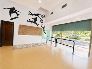 Local comercial en venta en Montigalà -Sant Crist en Badalona