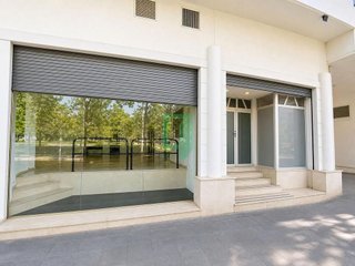 Local comercial en venta en Montigalà -Sant Crist en Badalona