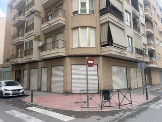 Local comercial en venta en Crevillent