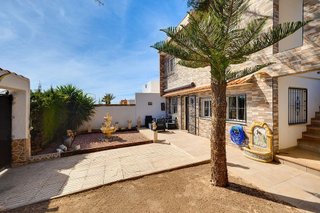 Casa pareada en venta en La Siesta - El Salado - Torreta en Torrevieja