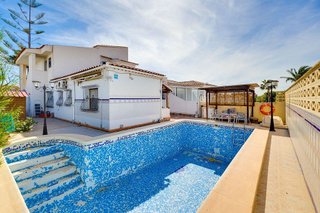 Casa pareada en venta en La Siesta - El Salado - Torreta en Torrevieja