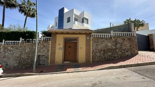 Chalet en venta en Los Balcones - Los Altos del Edén en Torrevieja