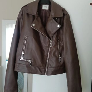 Chaqueta efecto piel marrón Pimkie Talla M