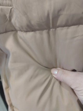 Abrigo acolchado largo mujer beige