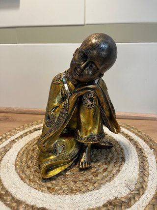 Figura decorativa oriental estilo buda