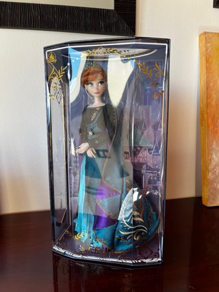 Muñeca Reina Anna Edición Limitada