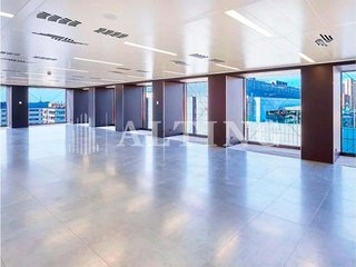 Oficina en alquiler en Les Corts en Barcelona
