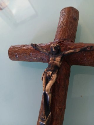 Crucifijo de bronce y madera antiguo