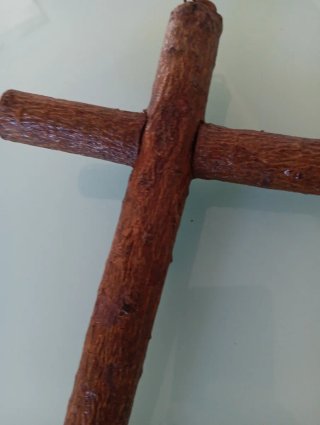 Crucifijo de bronce y madera antiguo