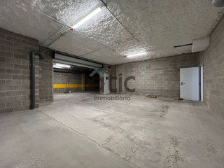 Local comercial en alquiler en Plaça Catalunya en Manresa